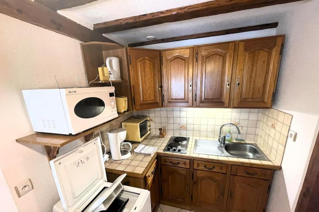 Les Gites De La Poterne Rouffach Bagian luar foto